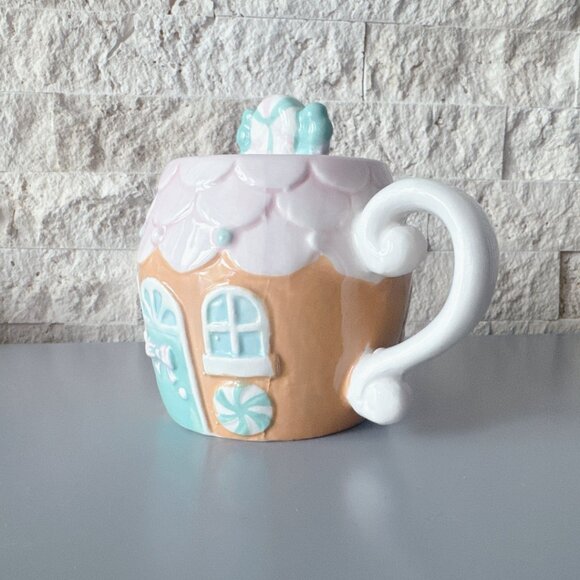 Christmas Gingerbread House teapot - Picture 2 of 7